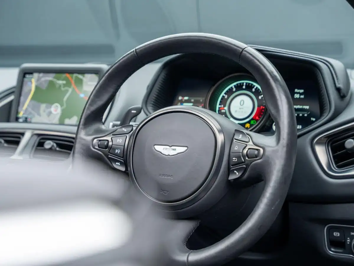 2022-aston-martin-db11-40-v8-volante-528bhp-ss-big-34