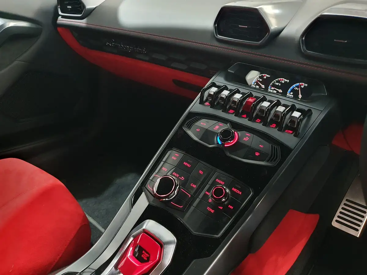 2015-lamborghini-huracan-52-lp-610-4-4wd-coupe-big-11