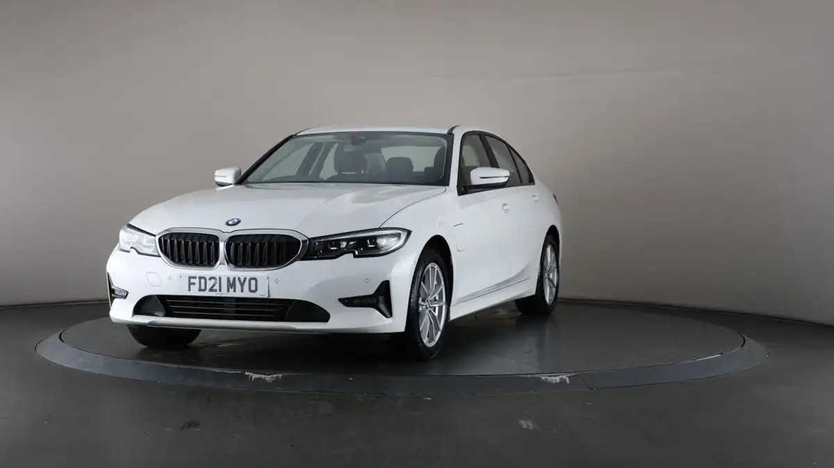 2021-bmw-3-series-20-330e-se-pro-saloon-4d-big-47