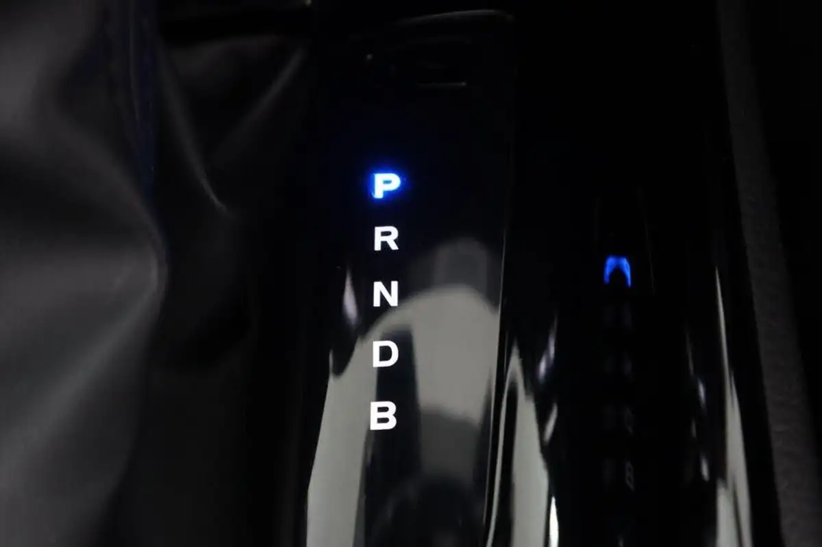 2021-toyota-c-hr-18-vvt-i-design-big-46