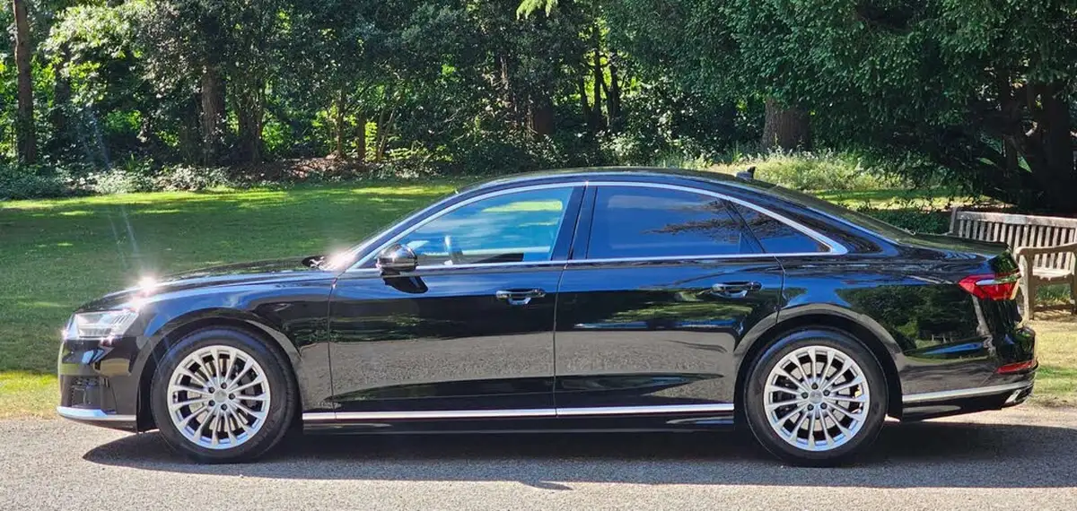 2019-audi-a8-30-55-tfsi-l-s-line-big-10