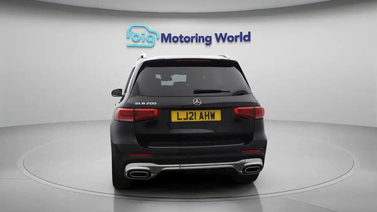 2021-mercedes-benz-glb-class-13-glb200-amg-line-8g-tronic-big-6