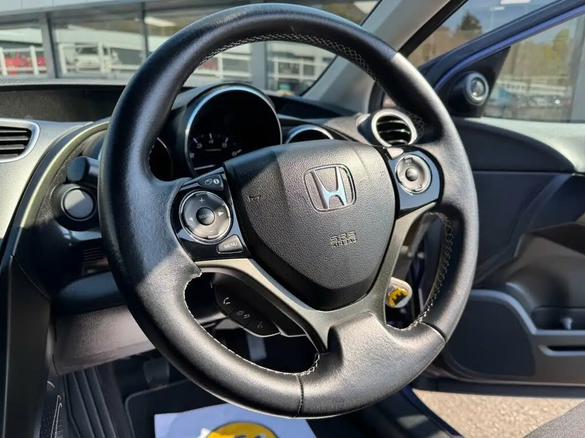 2015-honda-civic-18-se-plus-honda-connect-with-navi-hatchback-big-36