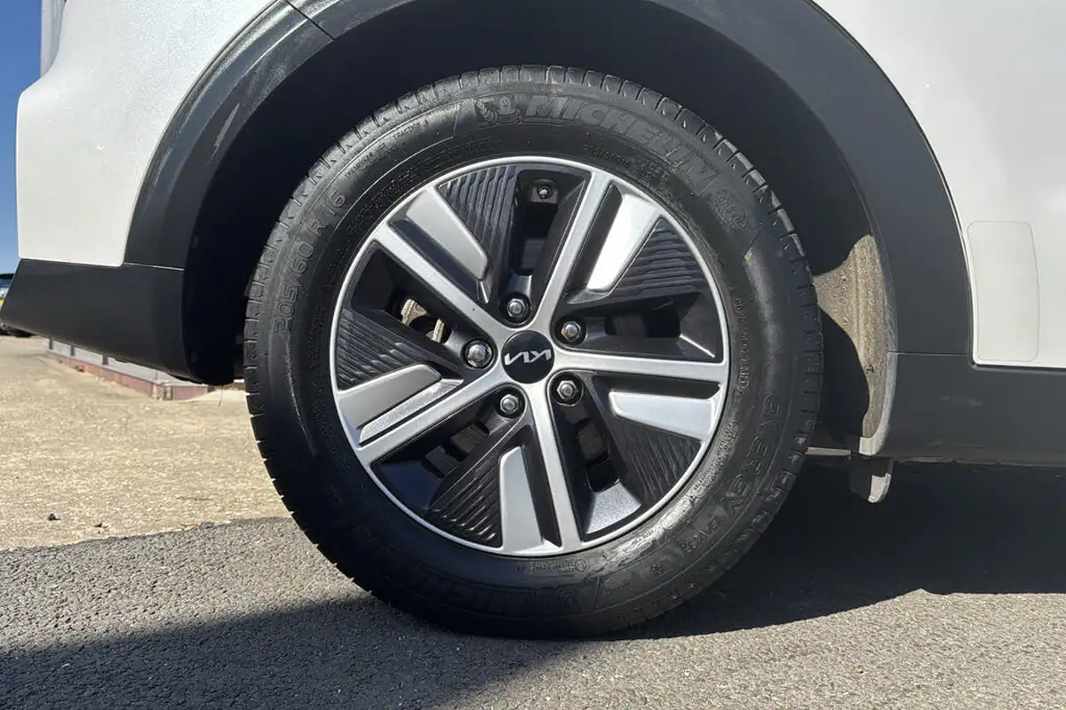 2022-kia-niro-16-gdi-2-139bhp-156kwh-big-7