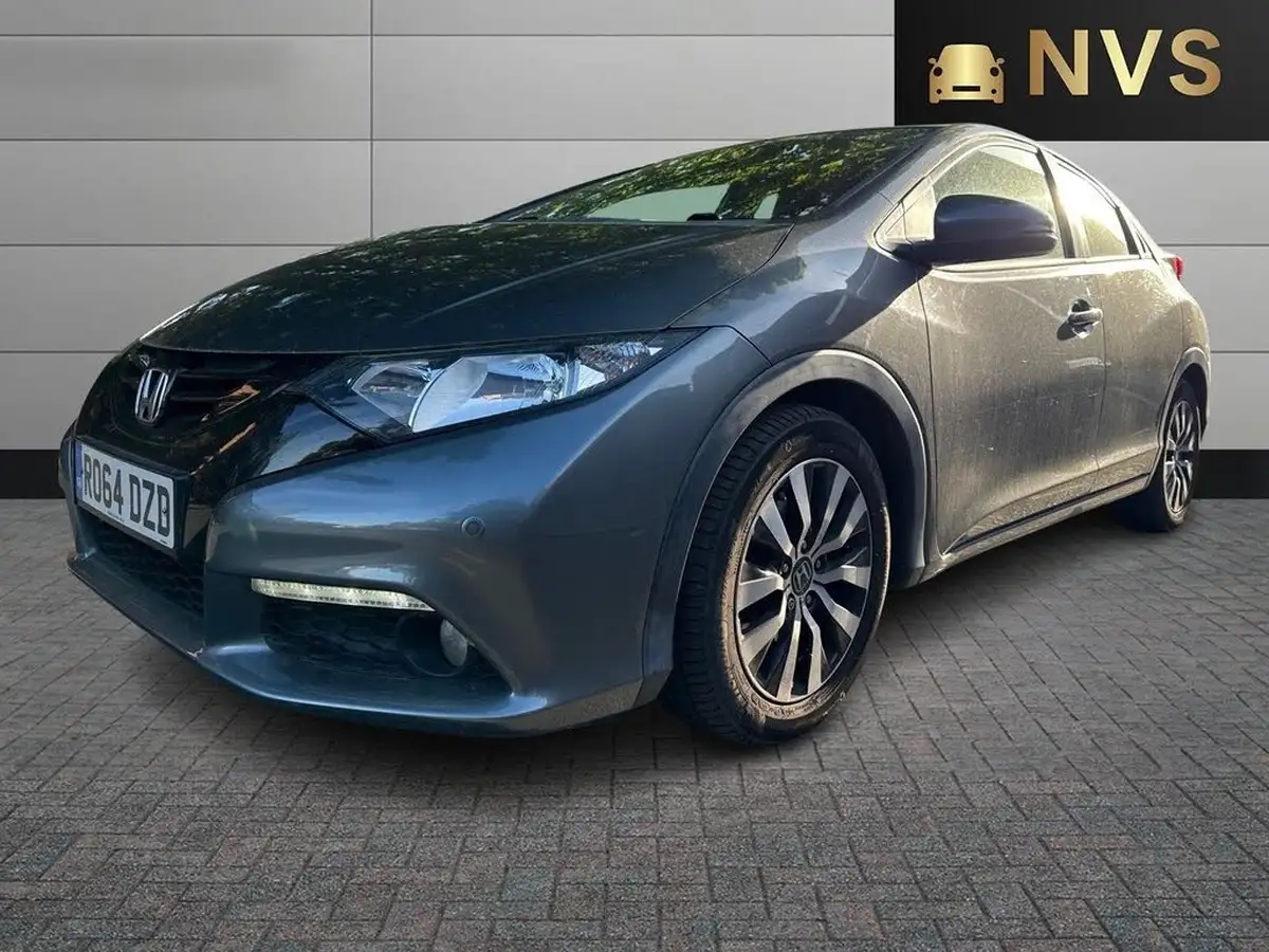 2014-honda-civic-16td-se-plus-hatchback-big-2