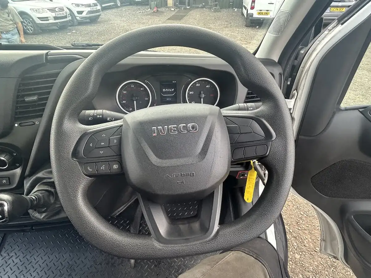 2019-iveco-daily-s-class-23td-35s14-3450-eu6-chassis-cab-hi-matic-big-16