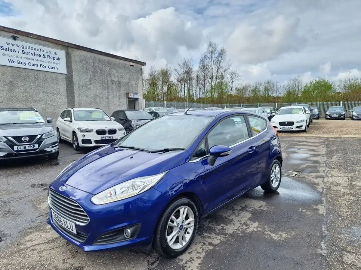 2016-ford-fiesta-125-zetec-3d-big-2