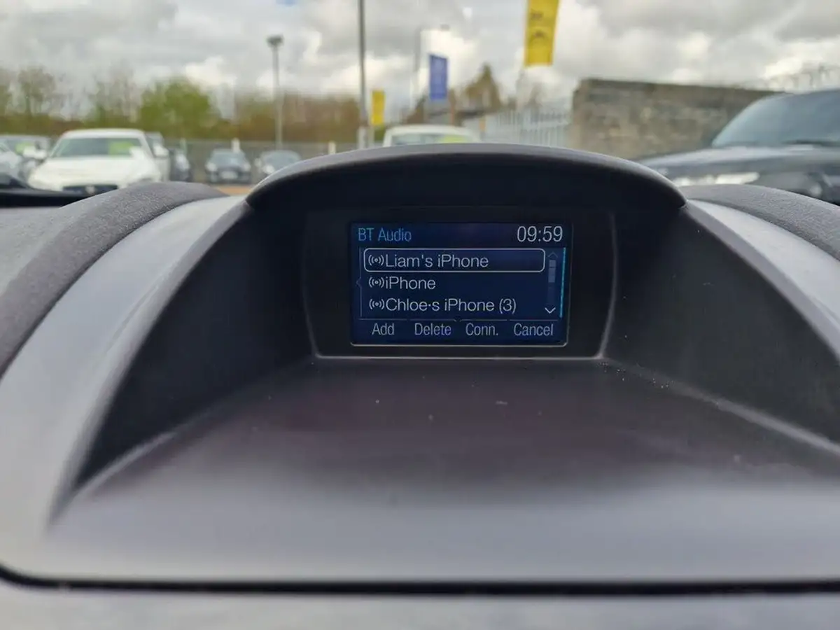 2016-ford-fiesta-125-zetec-3d-big-26