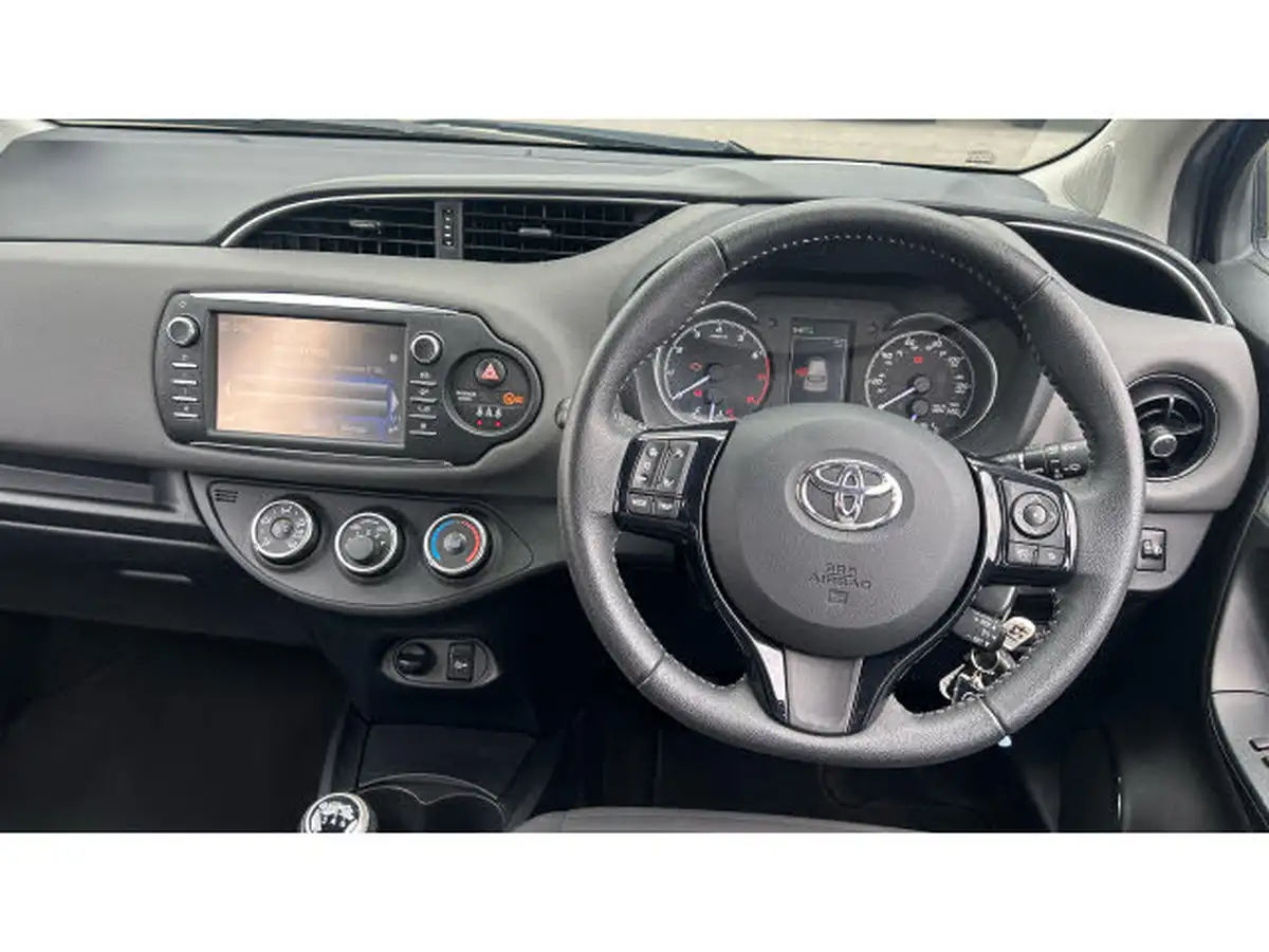 2019-toyota-yaris-15-vvt-i-icon-tech-111bhp-1496cc-big-10