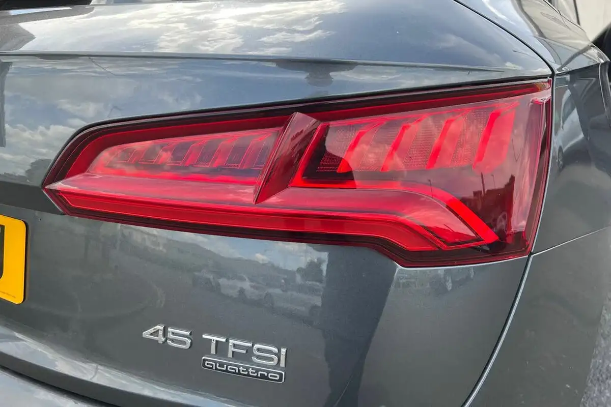 2019-audi-q5-20-45-tfsi-black-edition-big-19
