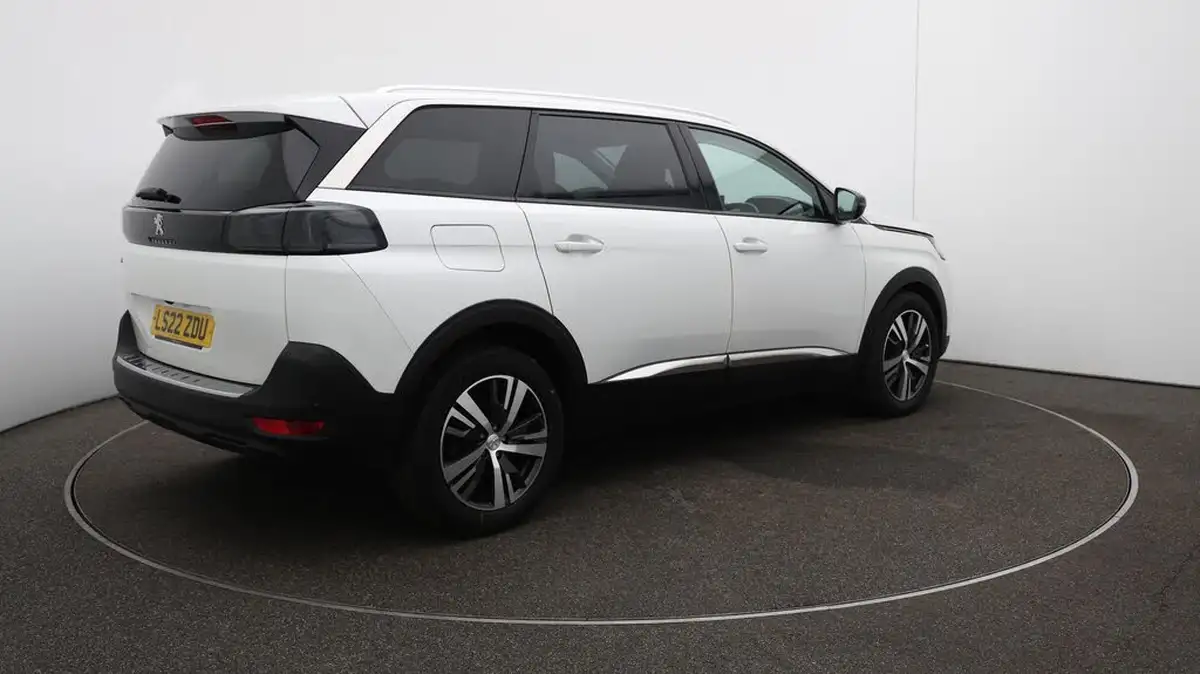 2022-peugeot-5008-suv-15-bluehdi-allure-big-54