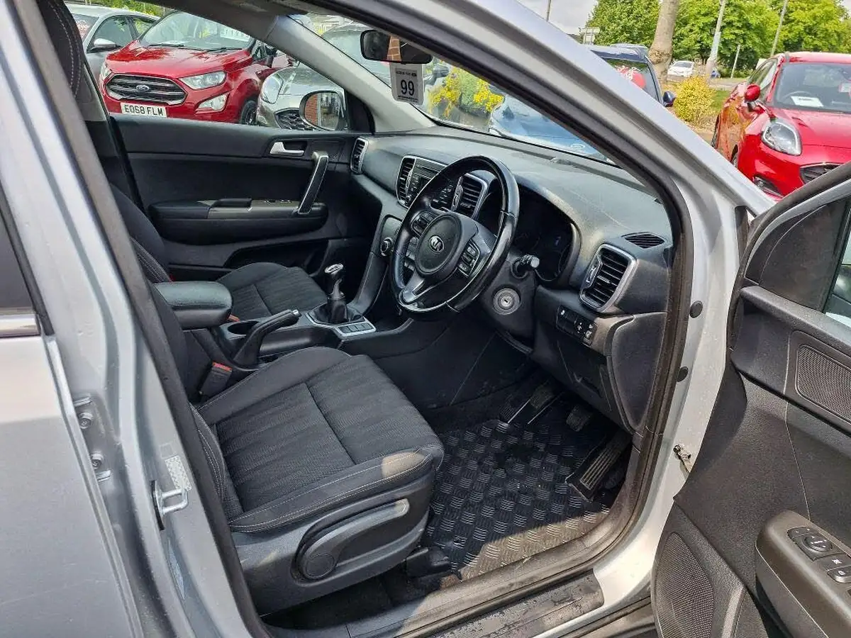 2016-kia-sportage-16-gdi-130bhp-big-9