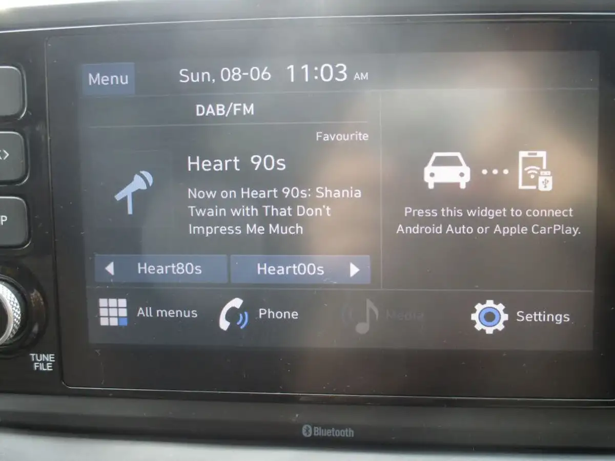 2022-hyundai-i20-10-t-gdi-se-connect-dct-big-11
