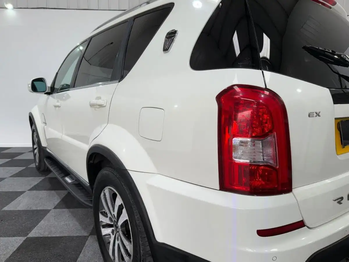 2014-kgm-ssangyong-rexton-w-20td-ex-t-tronic-big-11