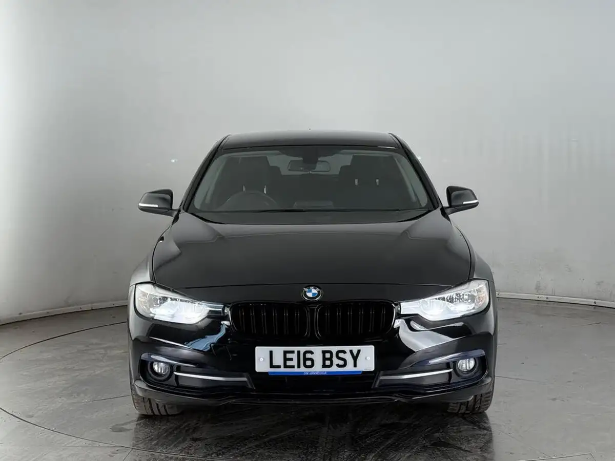 2016-bmw-3-series-15-318i-sport-saloon-4d-big-2