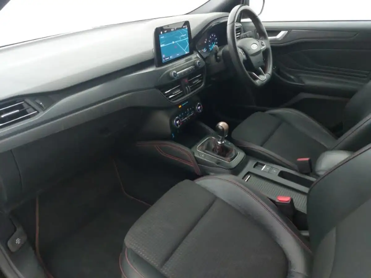 2018-ford-focus-10t-st-line-x-125ps-hatchback-big-4