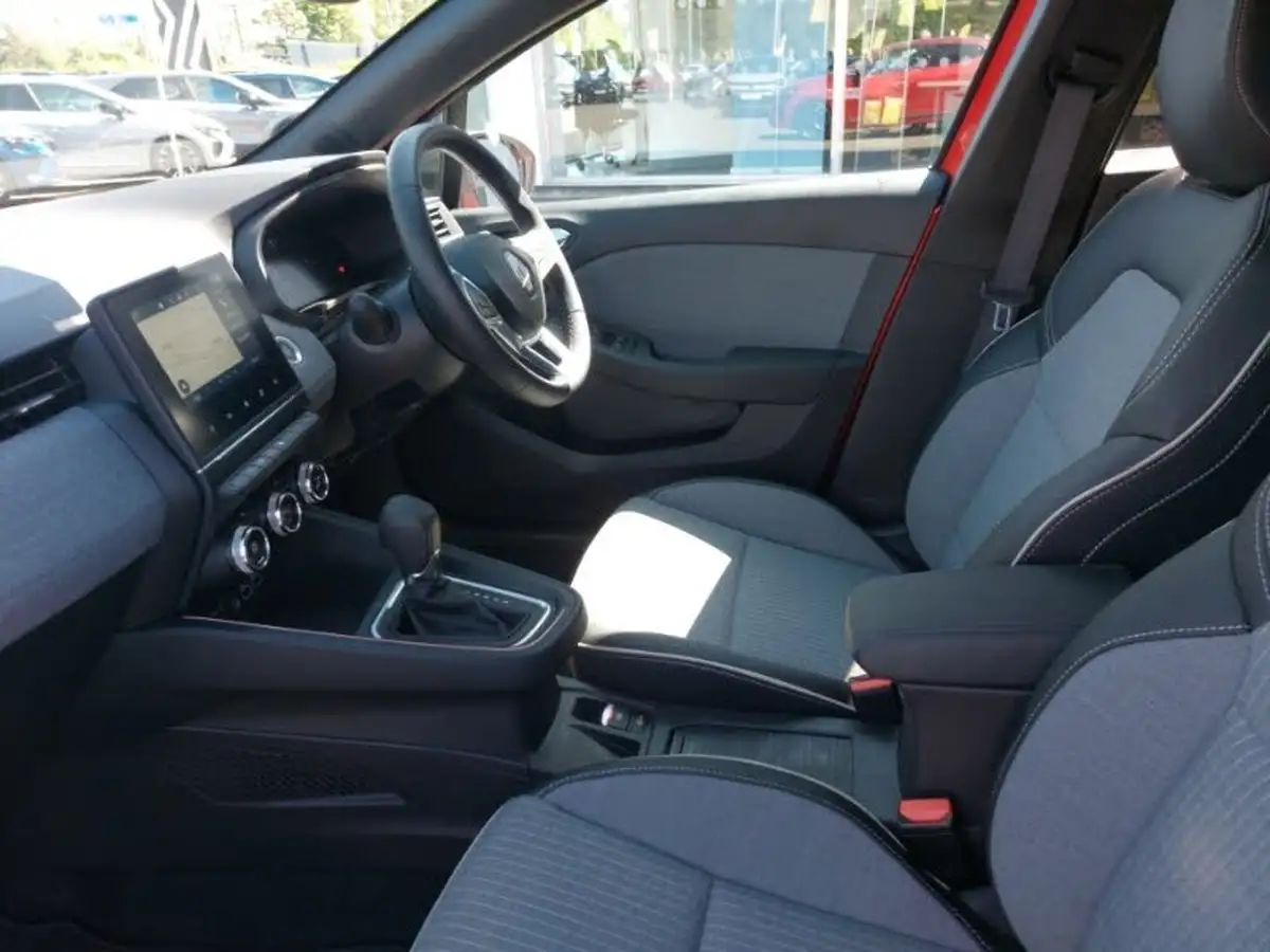 2023-renault-clio-16-techno-big-4
