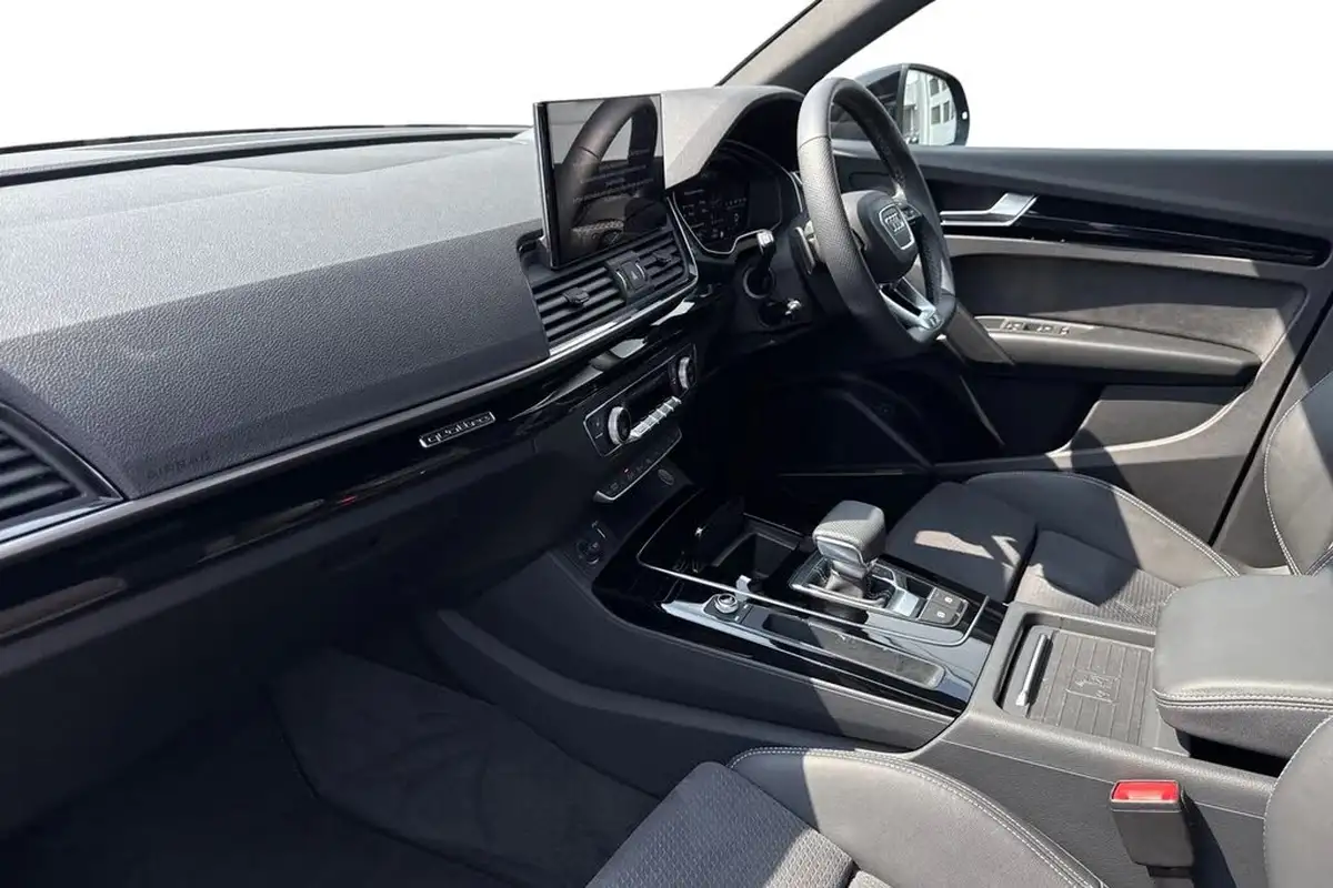2024-audi-q5-20-45-tfsi-black-edition-station-wagon-big-14