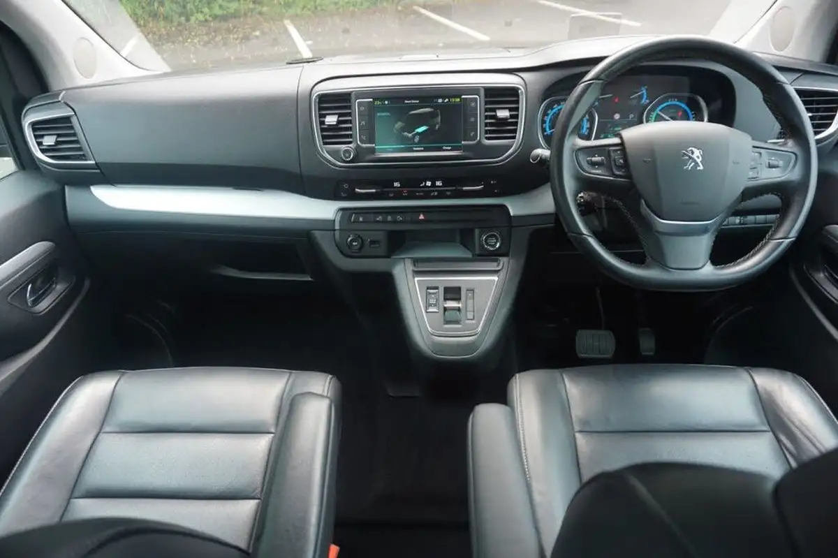 2021-peugeot-traveller-e-allure-standard-big-10