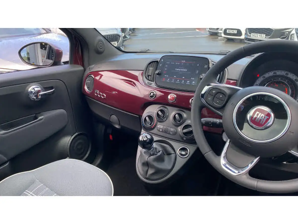 2021-fiat-500-10-lounge-big-13