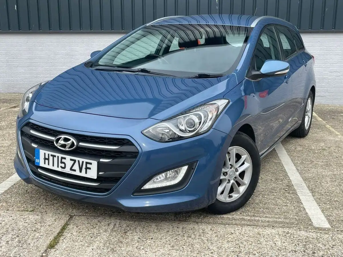 2015-hyundai-i30-16crdi-se-nav-110ps-tourer-big-70