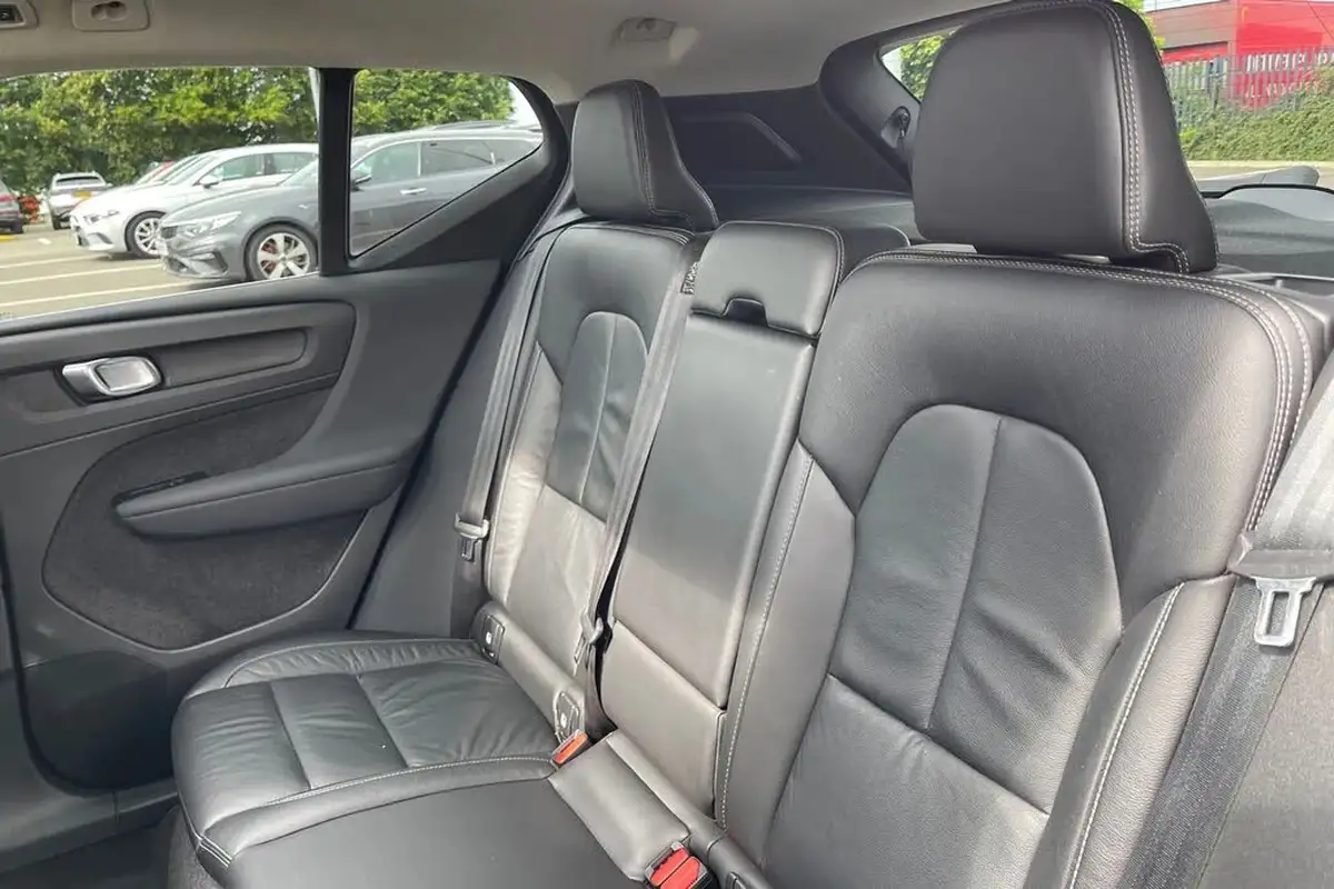 2022-volvo-xc40-15-t5-inscription-pro-big-18