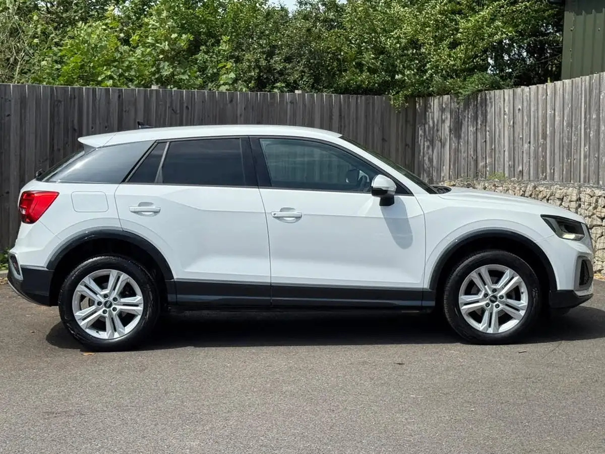2021-audi-q2-10-30-tfsi-sport-big-3