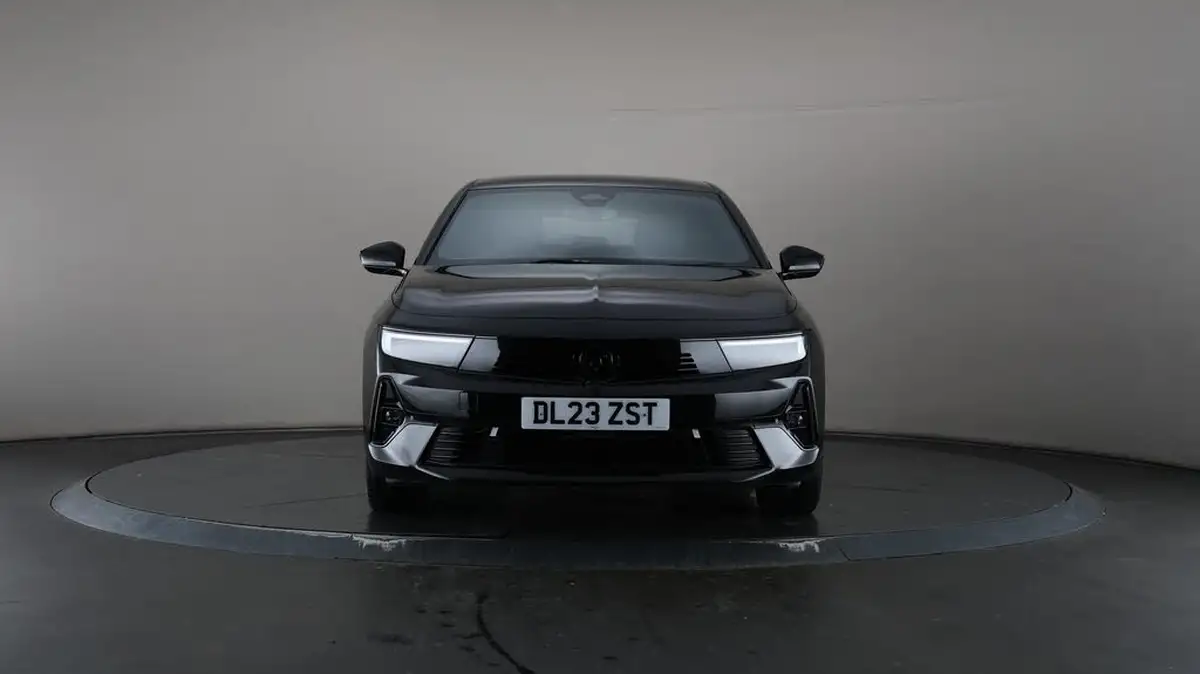 2023-vauxhall-astra-12-turbo-gs-hatchback-big-49