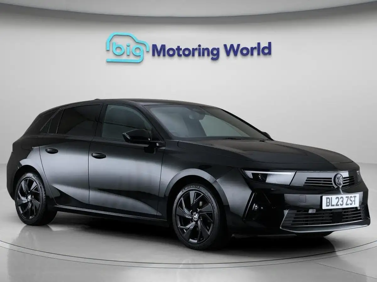 2023-vauxhall-astra-12-turbo-gs-hatchback-big-25