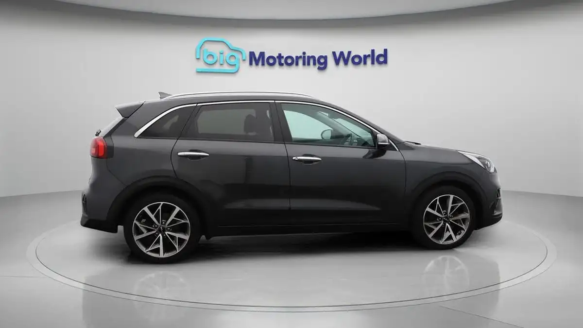 2022-kia-niro-16-gdi-3-156kwh-big-8