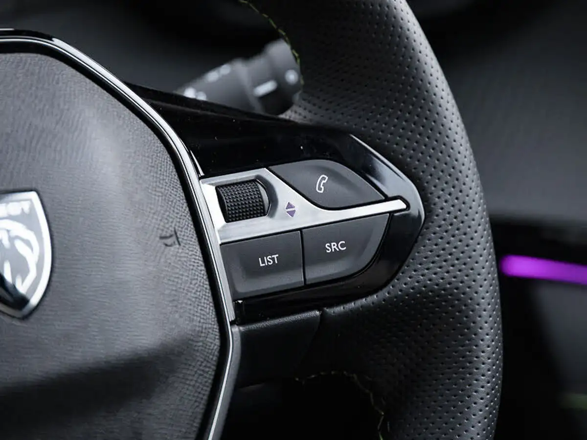 2025-peugeot-208-e-gt-136ps-50kwh-big-12