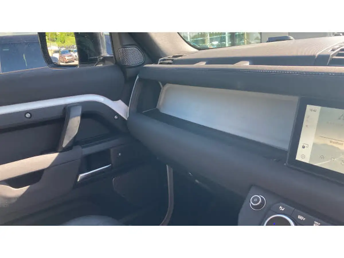 2021-land-rover-90-defender-30-d200-s-big-21