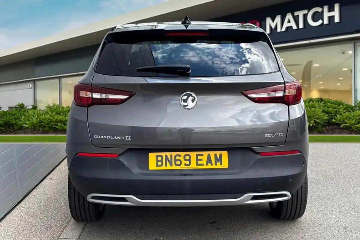 2019-vauxhall-grandland-x-12-elite-nav-big-3