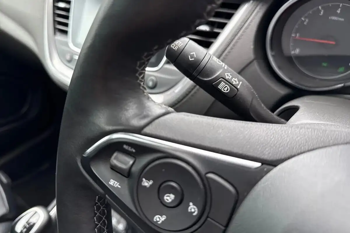 2019-vauxhall-grandland-x-12-elite-nav-big-51