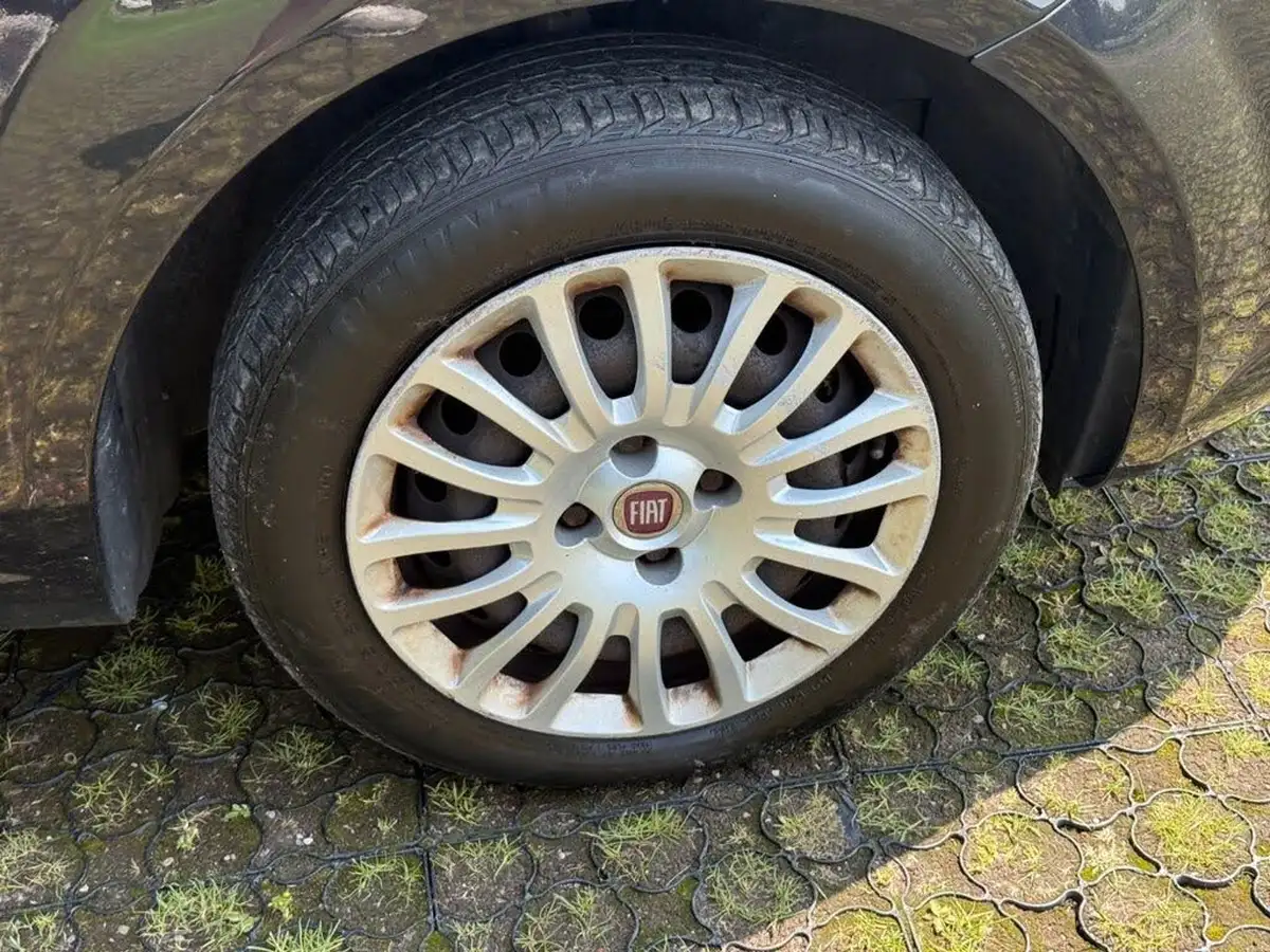 2012-fiat-punto-12-pop-3d-big-25