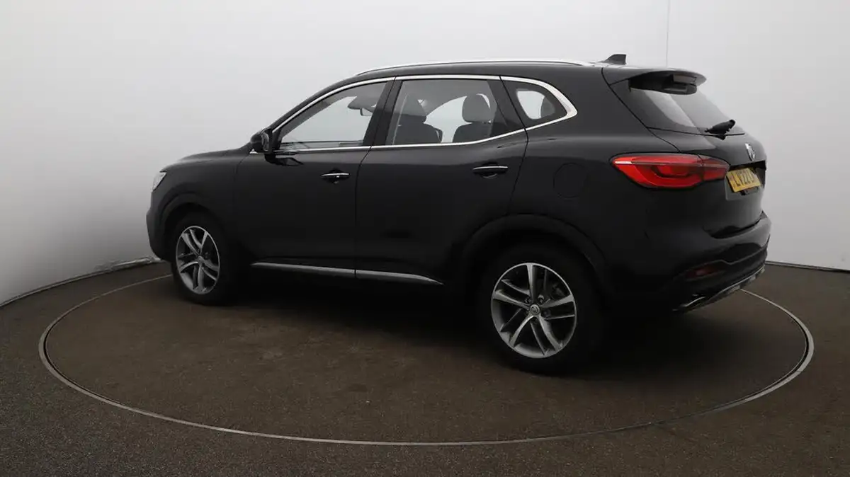 2022-mg-hs-15t-gdi-excite-162ps-big-35