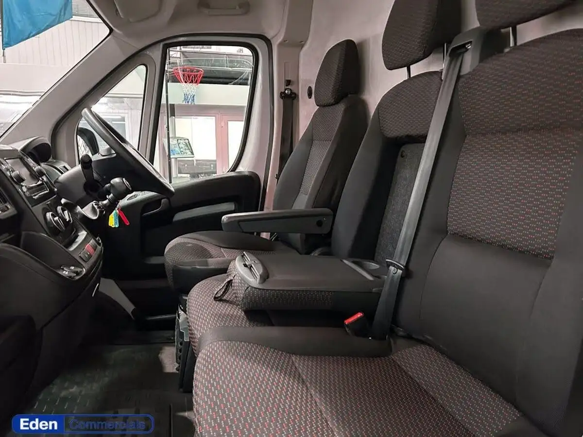 2022-citroen-relay-22bluehdi-35-l3h2-enterprise-panel-big-9