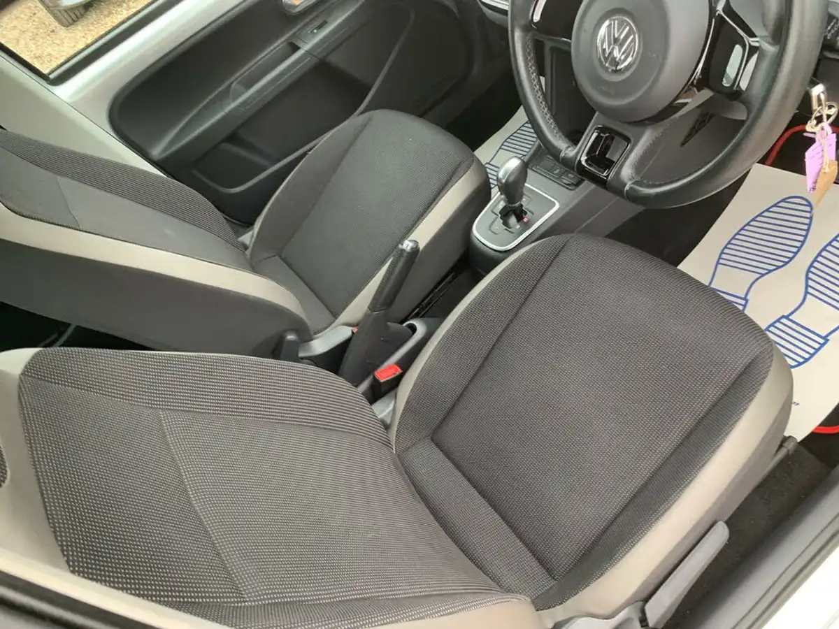 2014-volkswagen-up-10-high-up-5d-asg-big-20
