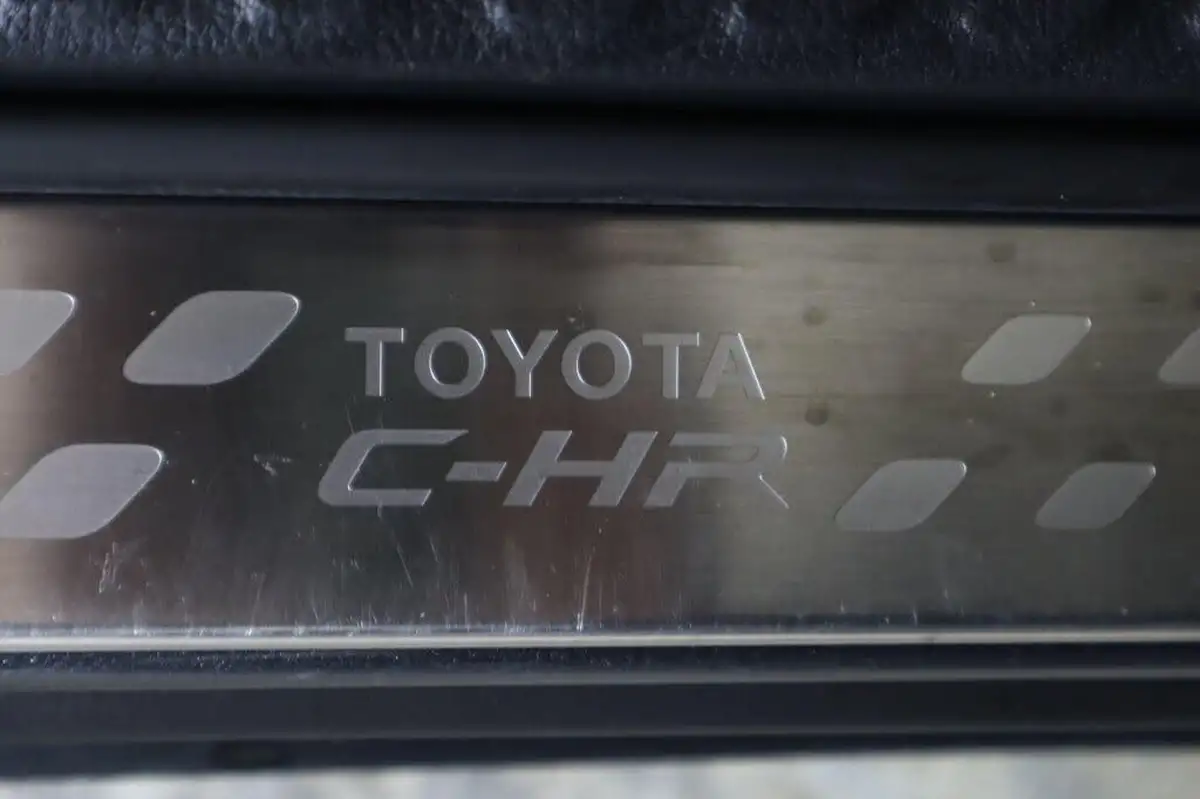 2022-toyota-c-hr-18-vvt-i-design-big-26
