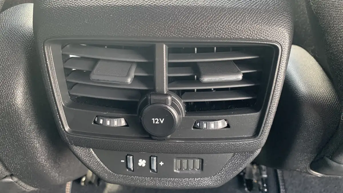 2022-peugeot-5008-suv-12-puretech-gt-premium-big-52