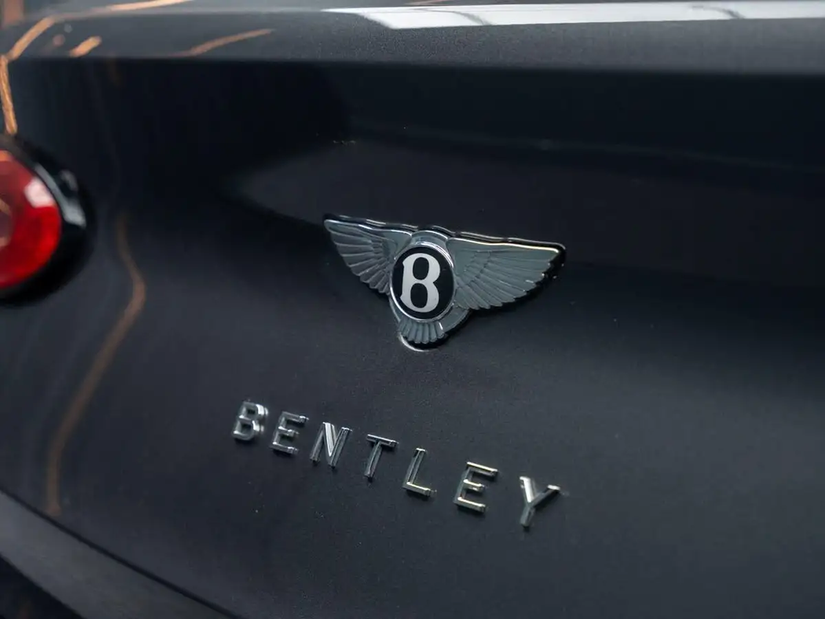 2019-bentley-bentayga-40-v8-big-22