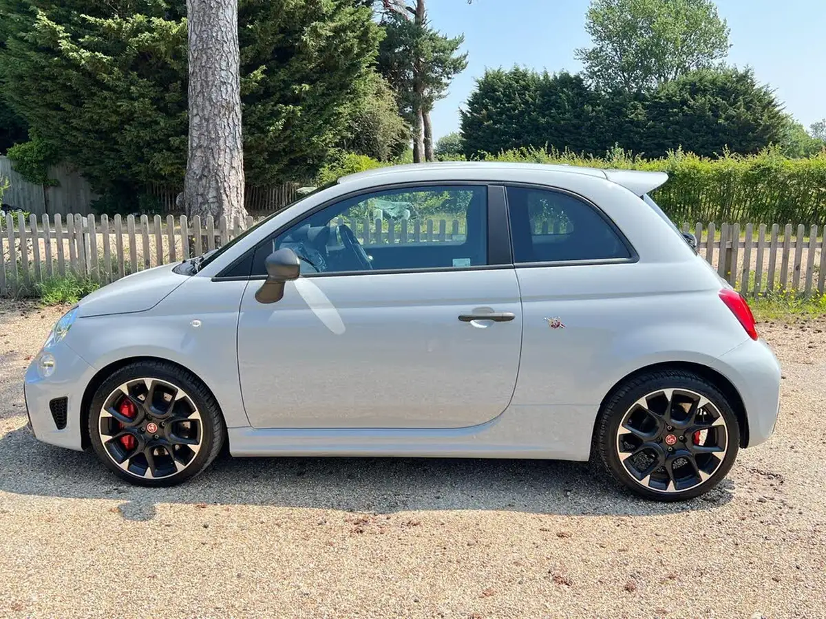 2022-abarth-595-14-tjet-competizione-big-10