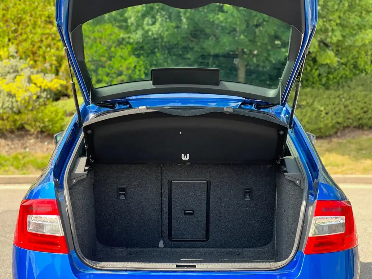 2014-skoda-octavia-20tdi-vrs-hatchback-dsg-big-14
