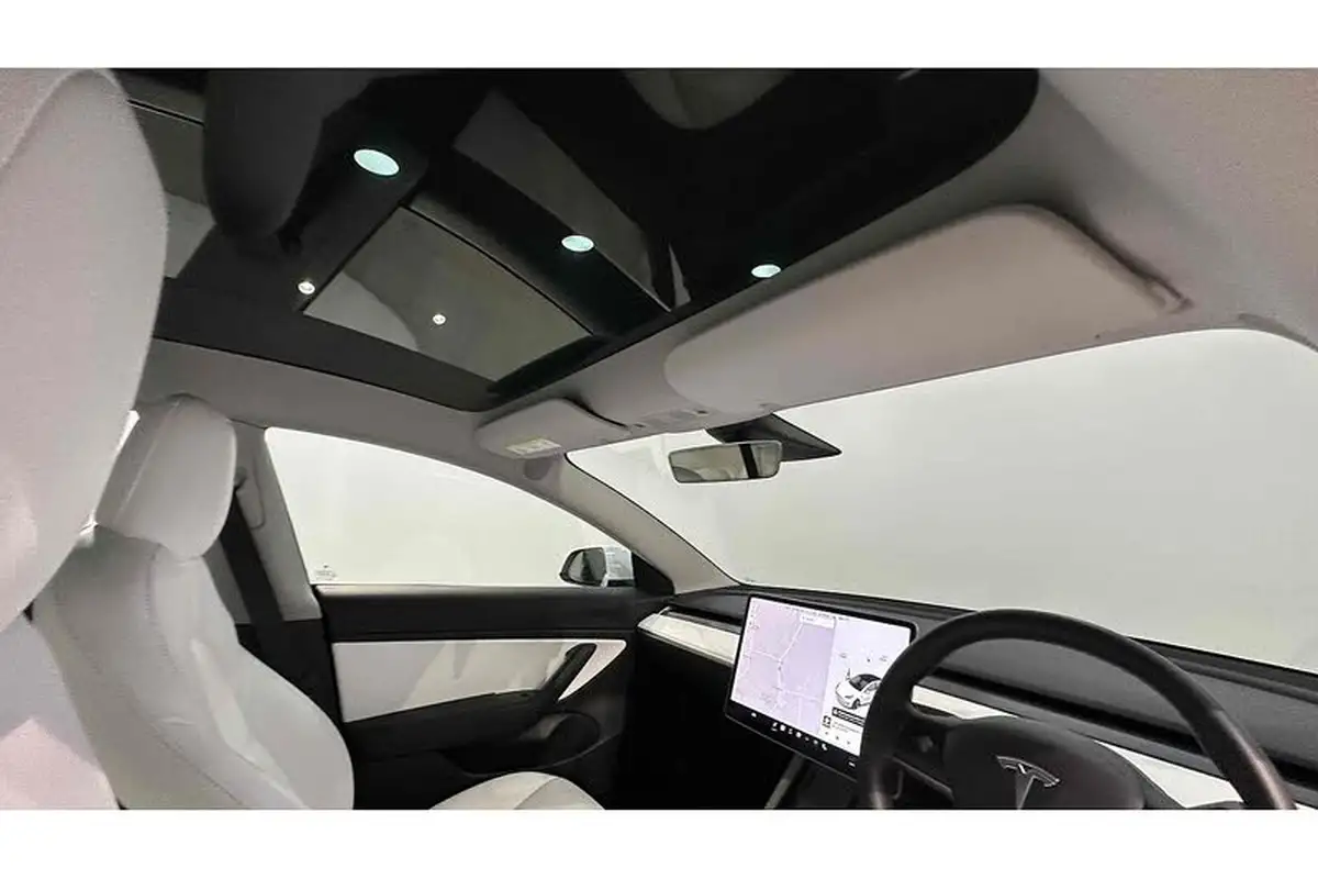 2020-tesla-model-3-e-long-range-big-34