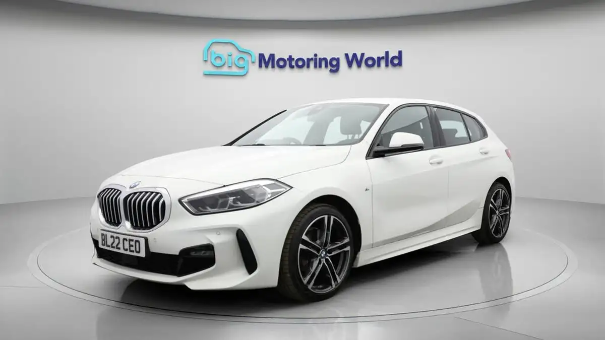 2022-bmw-1-series-15-118i-m-sport-lcp-big-3