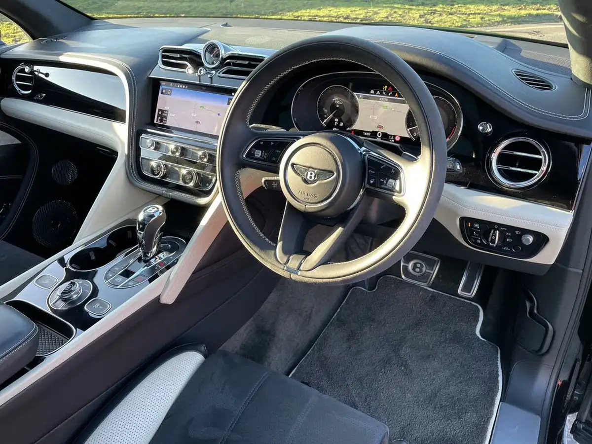 2021-bentley-bentayga-40-v8-big-1