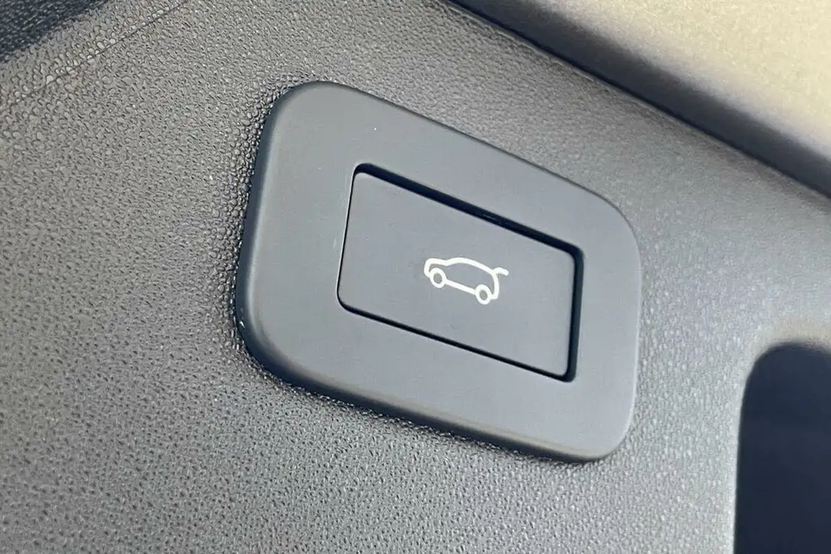 2024-land-rover-discovery-sport-15-p300e-dynamic-se-big-40