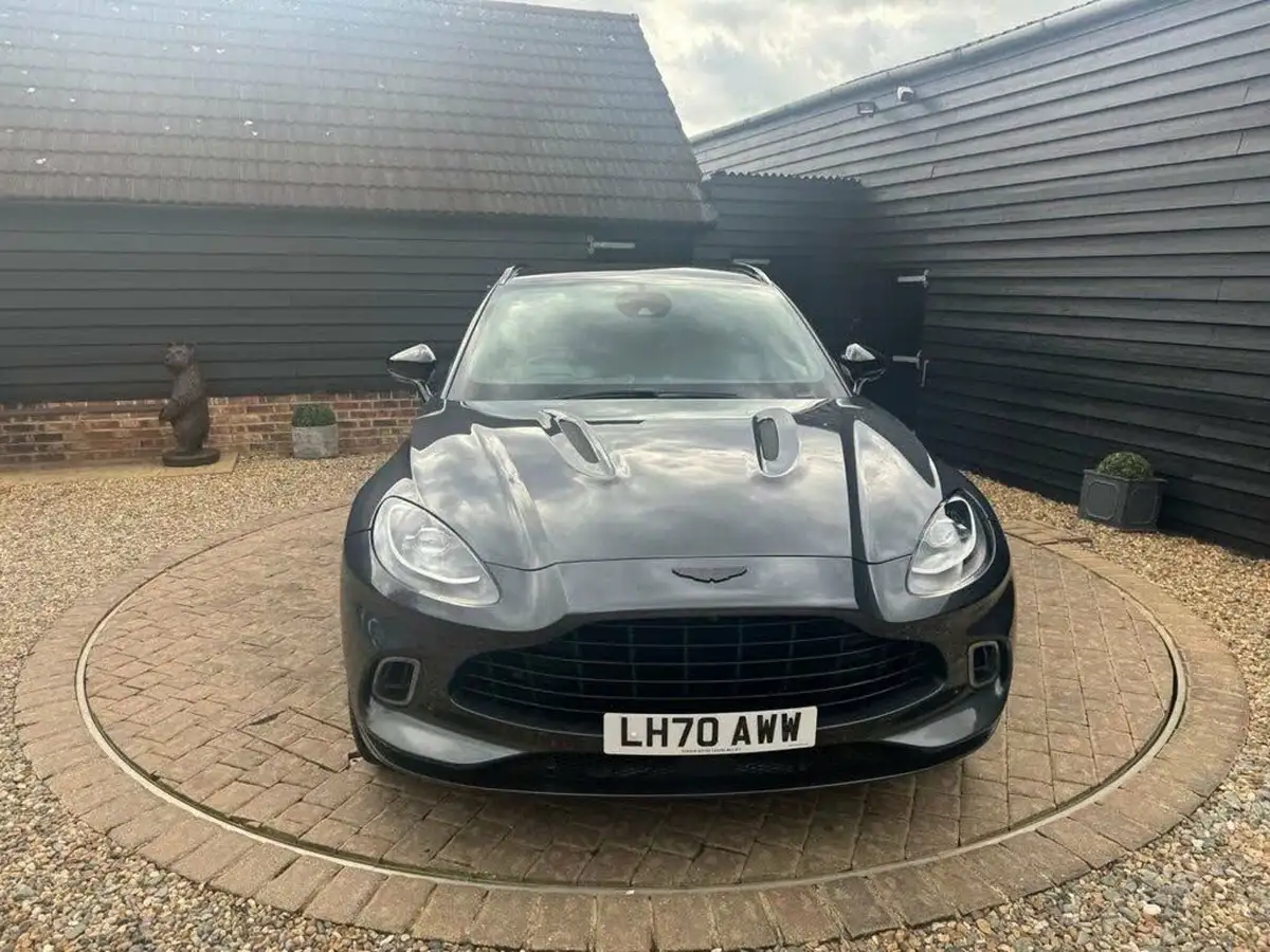 2020-aston-martin-dbx-40-v8-big-3