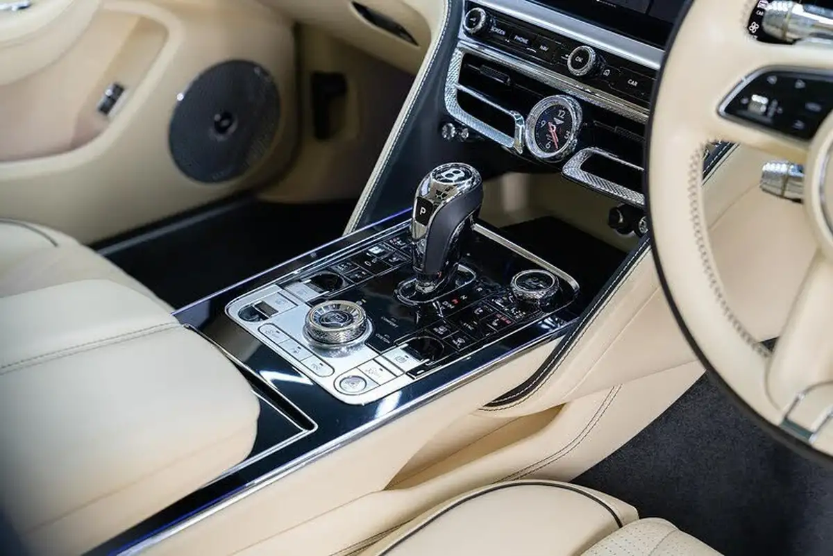 2021-bentley-flying-spur-40-v8-big-2