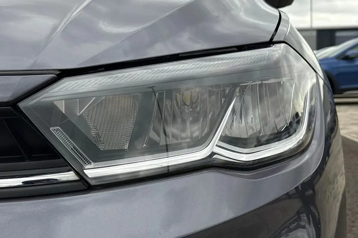 2022-volkswagen-polo-10-life-big-24